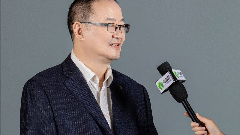 分布式光伏支架镀铝锌镁材质：优势与考量